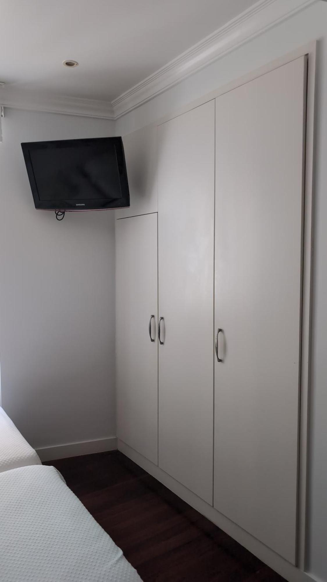 Family Room Private Bathroom